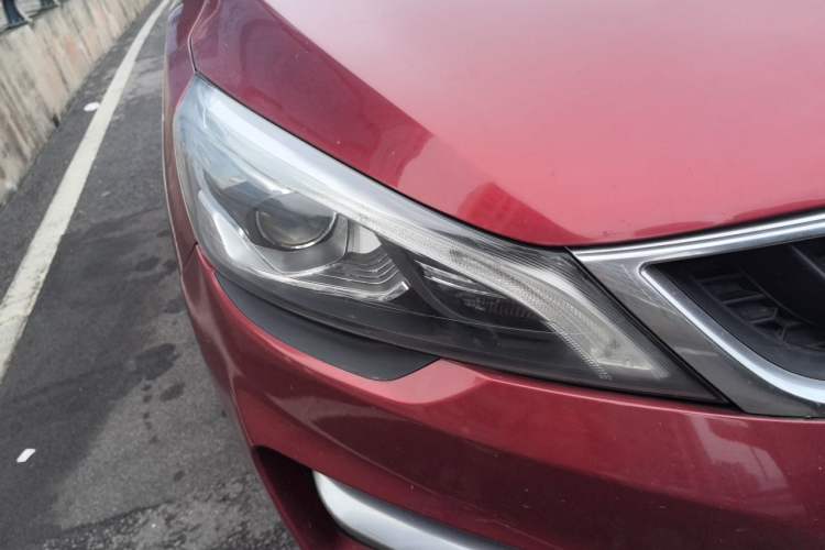Used Geely Auto Emgrand GS 2016 Sport Edition 1.3T Automatic ZhenShang Model Right Front Headlight