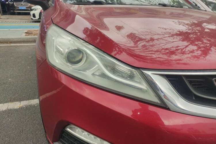 Used Geely Auto Emgrand GS 2016 Elegant Edition 1.3T Automatic LingShang Model Right Front Headlight