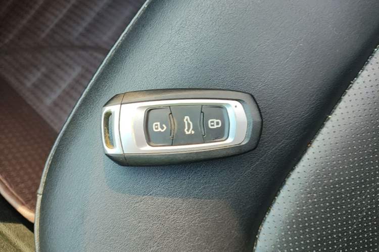 Used Geely Auto Emgrand GS 2016 Elegant Edition 1.3T Automatic LingShang Model Vehicle Key