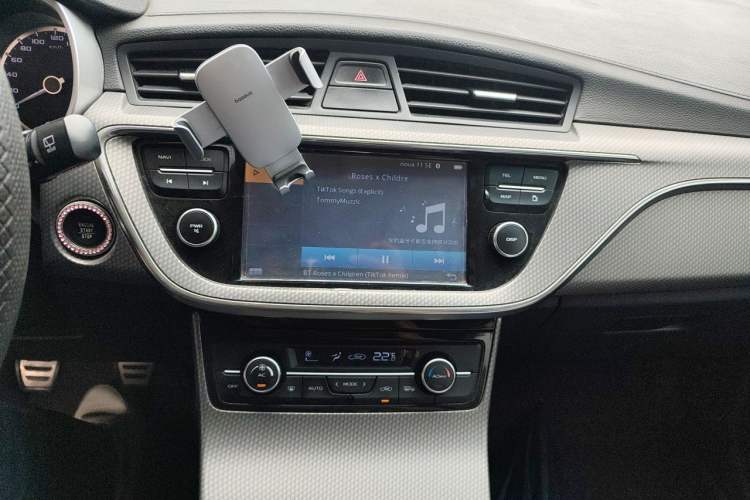 Used Geely Auto Emgrand GS 2016 Sports Edition 1.8L Manual LingShang Model Audio And AC Panel
