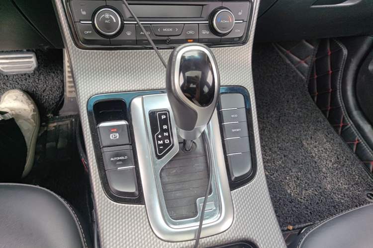 Used Geely Auto Emgrand GS 2016 Sport Edition 1.3T Automatic ZhenShang Model Gear Lever