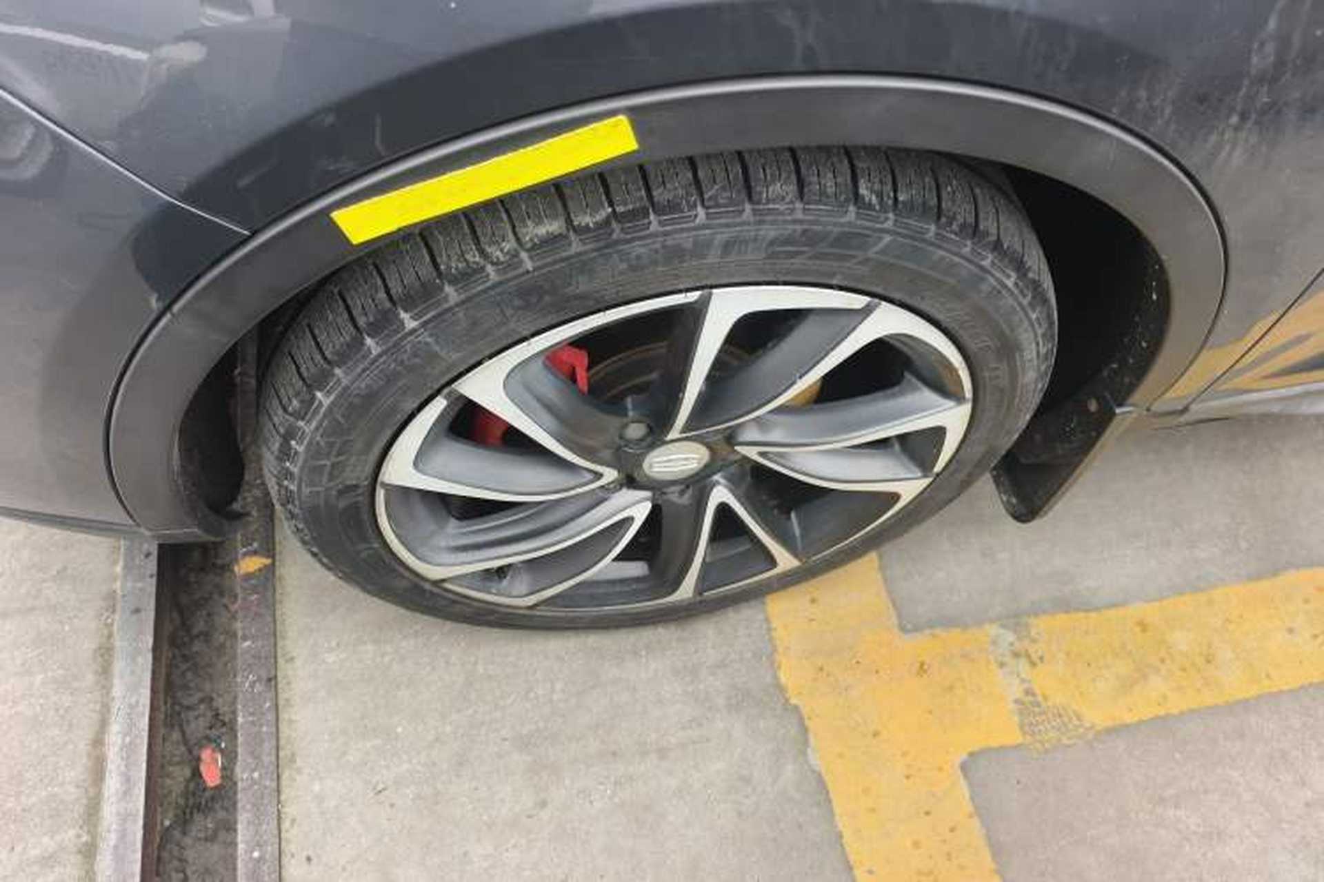 Used Geely Auto Emgrand GS 2016 Sport Edition 1.3T Automatic ZhenShang Model Left Front Wheel Hub