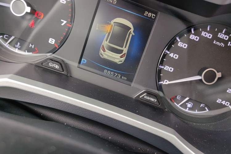 Used Geely Auto Emgrand GS 2016 Sport Edition 1.3T Automatic ZhenShang Model Odometer Close Up
