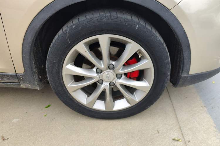 Used Geely Auto Emgrand GS 2016 Sports Edition 1.8L Manual LingShang Model Right Front Wheel Hub