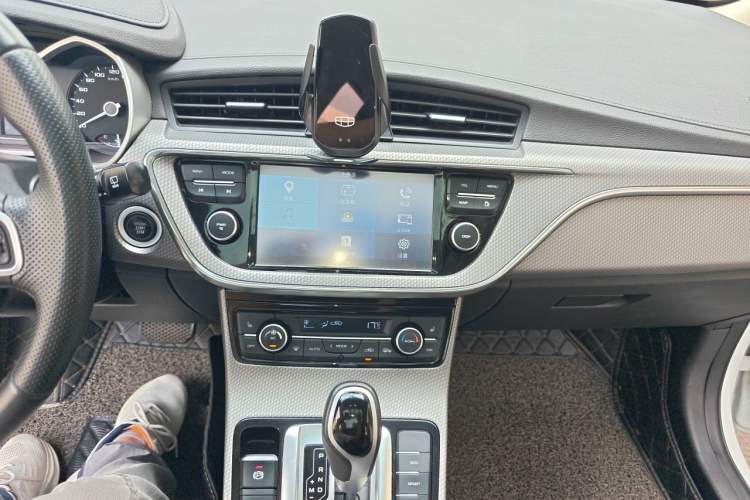 Used Geely Auto Emgrand GS 2016 Elegant Edition 1.3T Automatic ZhenShang Model Audio And AC Panel