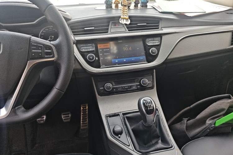 Used Geely Auto Emgrand GS 2016 Sports Edition 1.8L Manual LingShang Model Audio And AC Panel