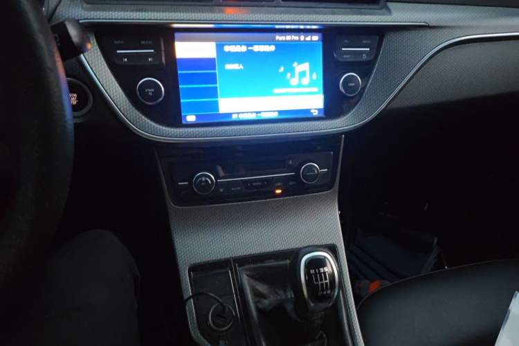 Used Geely Auto Emgrand GS 2016 Sports Edition 1.8L Manual LingShang Model Audio And AC Panel