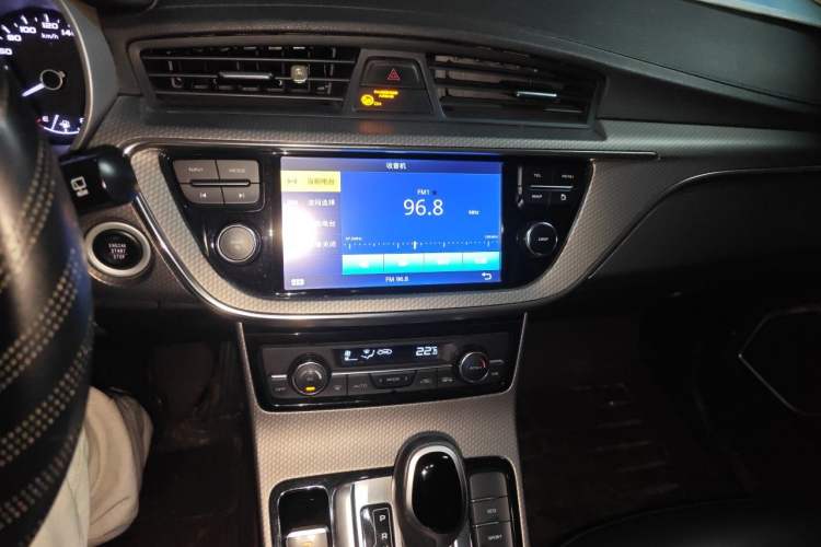 Used Geely Auto Emgrand GS 2016 Elegant Edition 1.8L Automatic LingShang Model Audio And AC Panel