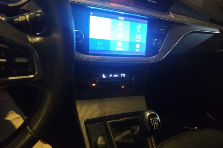 Used Geely Auto Emgrand GS 2016 Sports Edition 1.8L Manual LingShang Model Audio And AC Panel