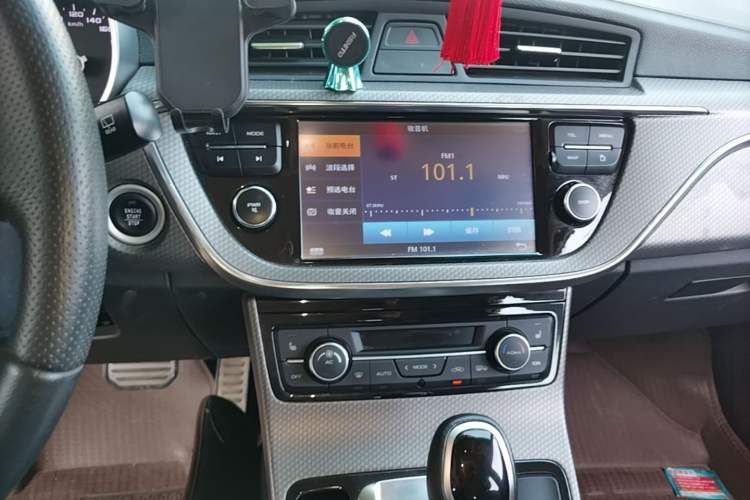 Used Geely Auto Emgrand GS 2016 Sport Edition 1.3T Automatic ZhenShang Model Audio And AC Panel
