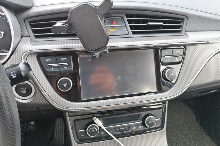 Used Geely Auto Emgrand GS 2016 Elegant Edition 1.8L Manual LingShang Model Audio And AC Panel