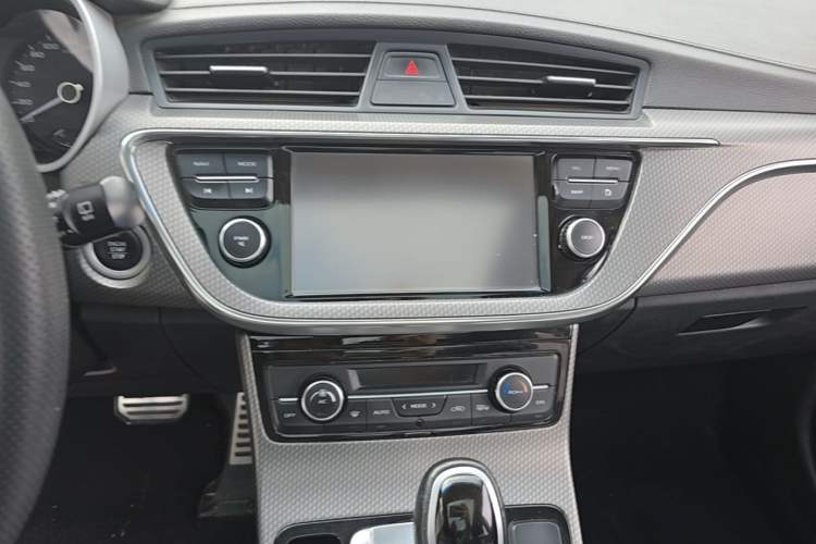 Used Geely Auto Emgrand GS 2016 Sport Edition 1.3T Automatic LingShang Model Audio And AC Panel
