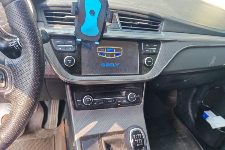 Used Geely Auto Emgrand GS 2016 Elegant Edition 1.8L Manual Fashion Model Audio And AC Panel