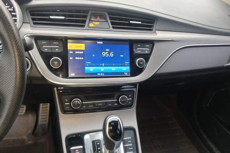 Used Geely Auto Emgrand GS 2016 Sport Edition 1.3T Automatic ZhenShang Model Audio And AC Panel