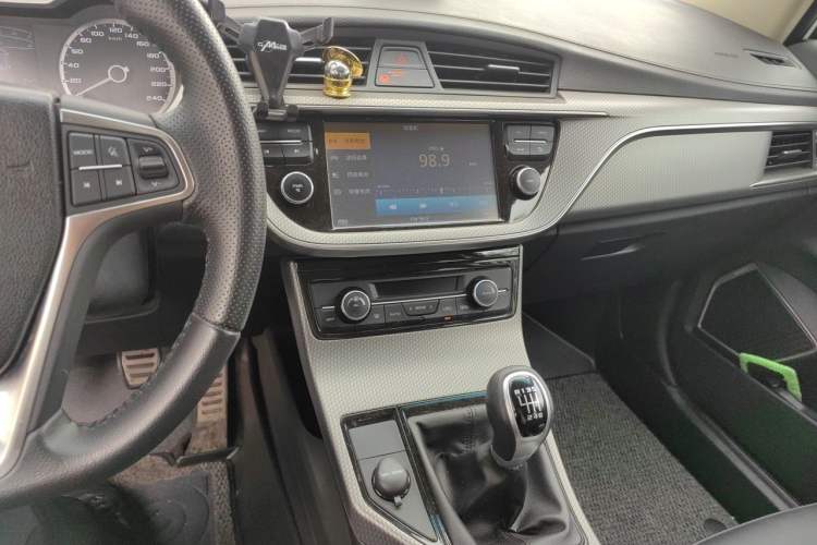 Used Geely Auto Emgrand GS 2016 Sports Edition 1.8L Manual LingShang Model Audio And AC Panel