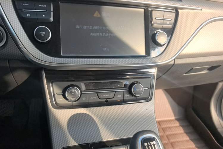 Used Geely Auto Emgrand GS 2016 Elegant Edition 1.8L Manual LingShang Model Audio And AC Panel