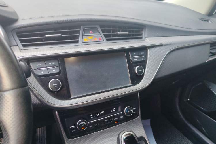 Used Geely Auto Emgrand GS 2016 Elegant Edition 1.3T Automatic LingShang Model Audio And AC Panel