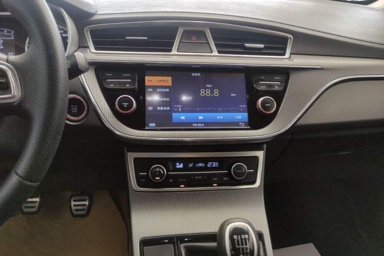 Used Geely Auto Emgrand GS 2016 Sports Edition 1.8L Manual LingShang Model Audio And AC Panel