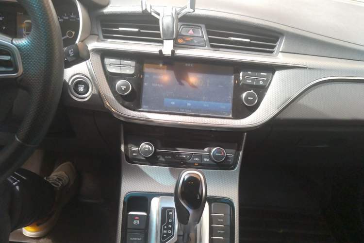 Used Geely Auto Emgrand GS 2016 Elegant Edition 1.3T Automatic LingShang Model Audio And AC Panel