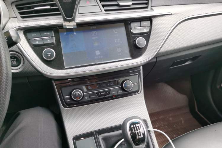 Used Geely Auto Emgrand GS 2016 Elegant Edition 1.3T Manual LingShang Model Audio And AC Panel