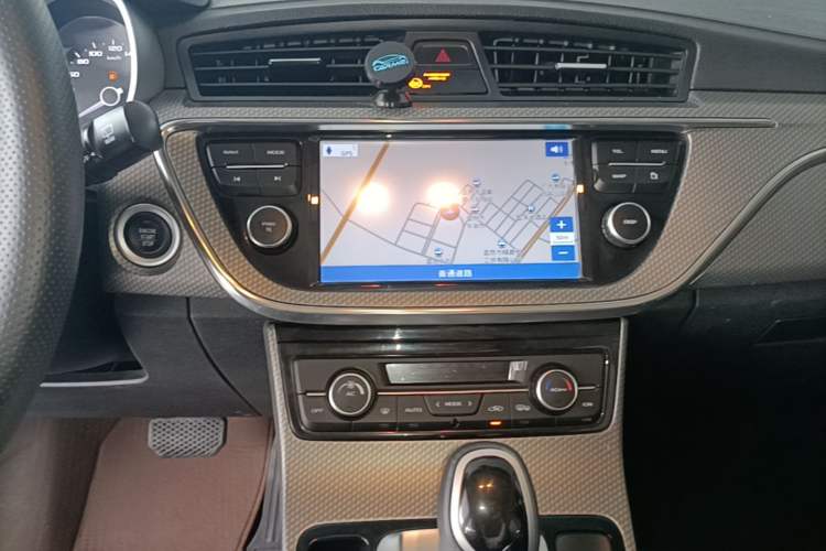 Used Geely Auto Emgrand GS 2016 Elegant Edition 1.3T Automatic LingShang Model Audio And AC Panel