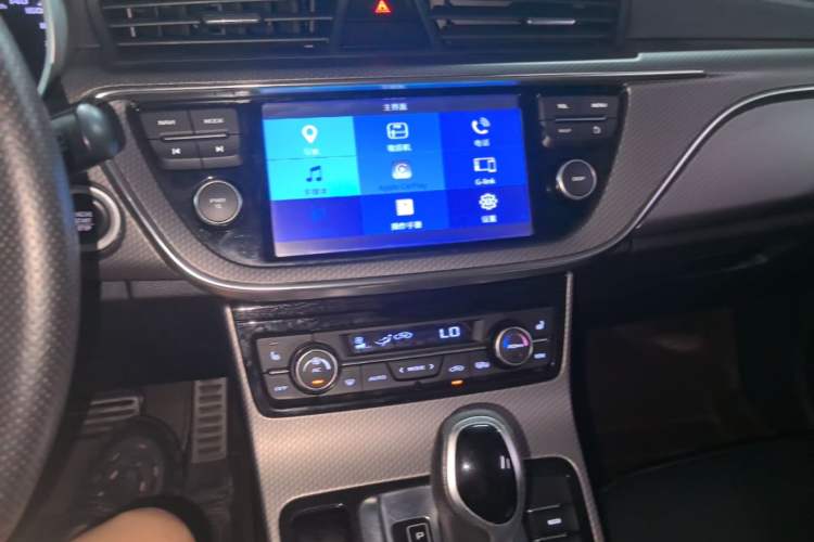 Used Geely Auto Emgrand GS 2016 Sport Edition 1.3T Automatic ZhenShang Model Audio And AC Panel