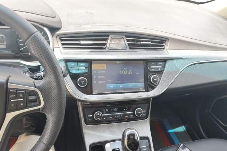 Used Geely Auto Emgrand GS 2016 Sport Edition 1.3T Automatic LingShang Model Audio And AC Panel