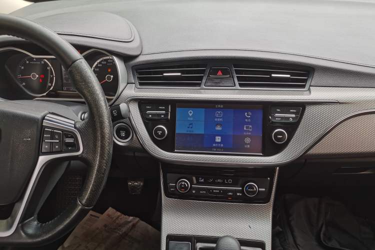 Used Geely Auto Emgrand GS 2016 Elegant Edition 1.8L Manual LingShang Model Audio And AC Panel