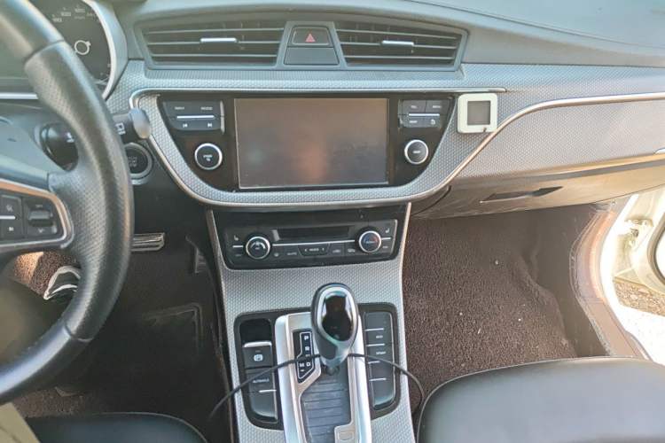 Used Geely Auto Emgrand GS 2016 Sport Edition 1.3T Automatic ZhenShang Model Audio And AC Panel