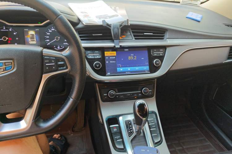 Used Geely Auto Emgrand GS 2016 Elegant Edition 1.3T Automatic LingShang Model Audio And AC Panel