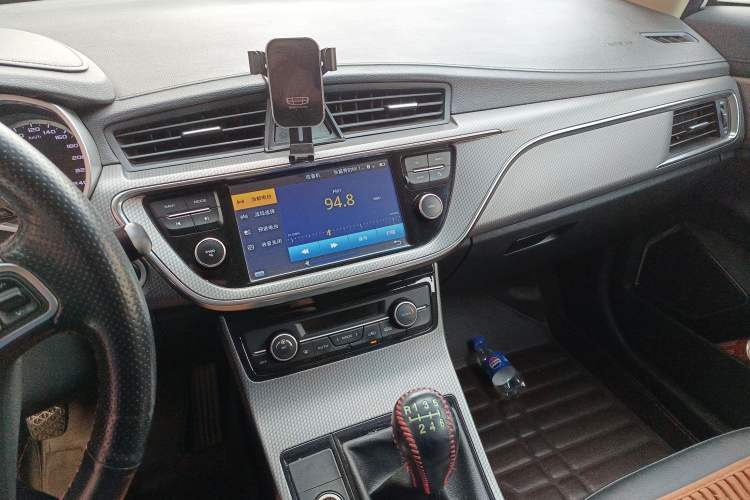 Used Geely Auto Emgrand GS 2016 Elegant Edition 1.8L Manual LingShang Model Audio And AC Panel