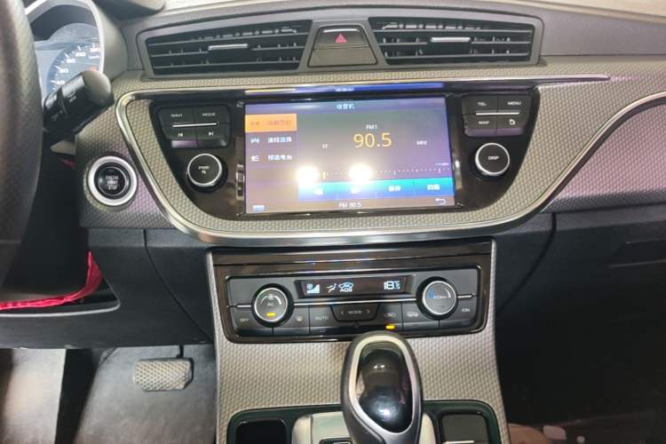 Used Geely Auto Emgrand GS 2016 Elegant Edition 1.3T Automatic LingShang Model Audio And AC Panel