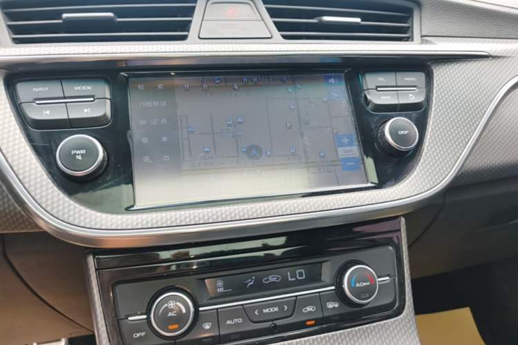 Used Geely Auto Emgrand GS 2016 Sports Edition 1.8L Manual LingShang Model Audio And AC Panel