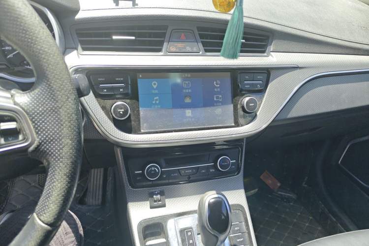 Used Geely Auto Emgrand GS 2016 Elegant Edition 1.3T Automatic LingShang Model Audio And AC Panel