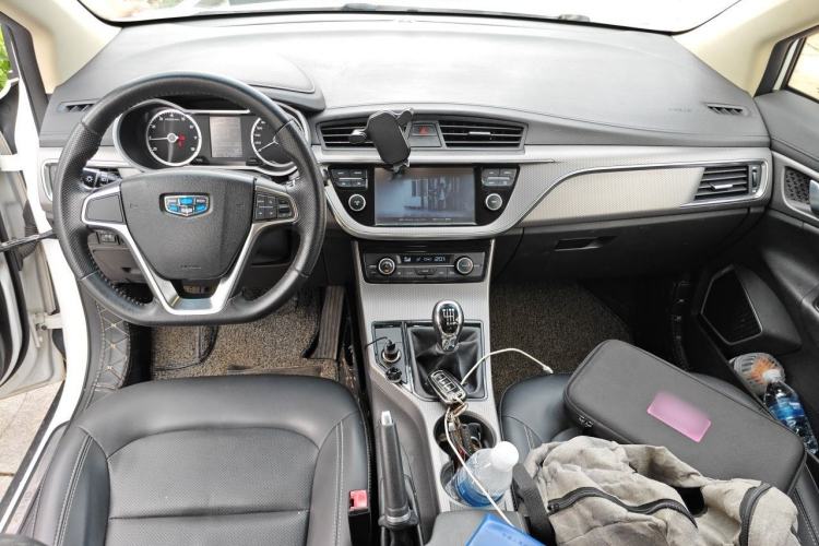 Used Geely Auto Emgrand GS 2016 Elegant Edition 1.8L Manual LingShang Model Center Console