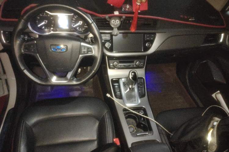 Used Geely Auto Emgrand GS 2016 Sport Edition 1.3T Automatic LingShang Model Center Console