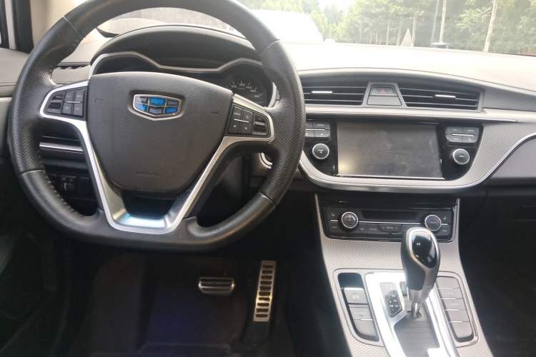 Used Geely Auto Emgrand GS 2016 Sport Edition 1.3T Automatic ZhenShang Model Center Console