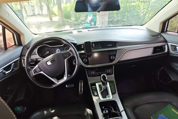 Used Geely Auto Emgrand GS 2016 Sport Edition 1.8L Automatic LingShang Model Center Console