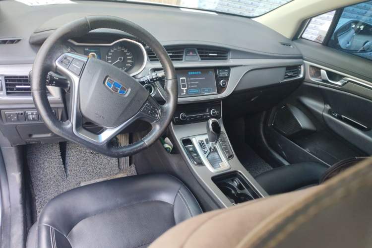 Used Geely Auto Emgrand GS 2016 Elegant Edition 1.3T Automatic LingShang Model Center Console