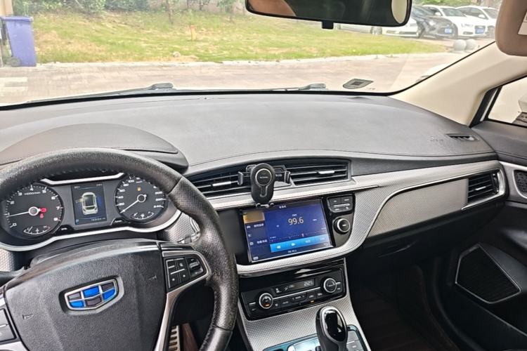 Used Geely Auto Emgrand GS 2016 Sport Edition 1.8L Automatic LingShang Model Center Console