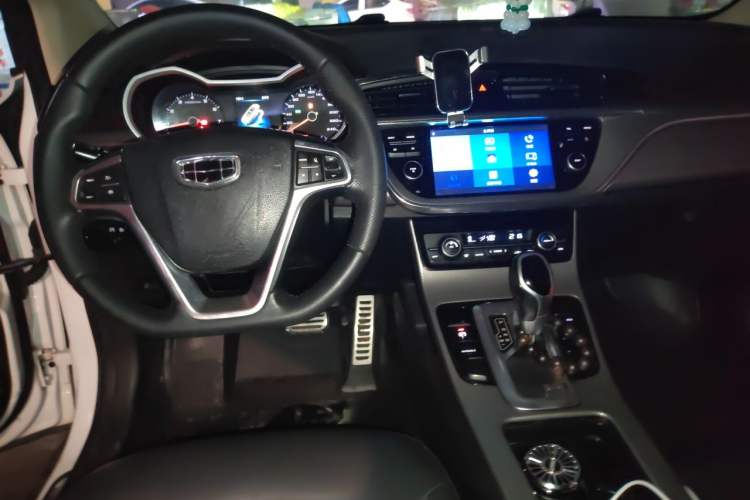 Used Geely Auto Emgrand GS 2016 Sport Edition 1.3T Automatic LingShang Model Center Console
