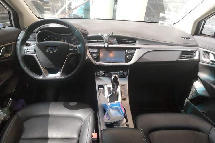 Used Geely Auto Emgrand GS 2016 Elegant Edition 1.3T Automatic LingShang Model Center Console