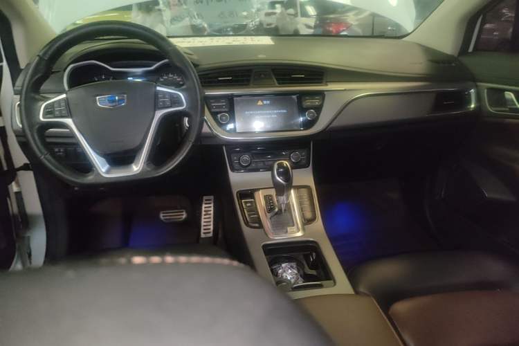 Used Geely Auto Emgrand GS 2016 Sport Edition 1.3T Automatic ZhenShang Model Center Console