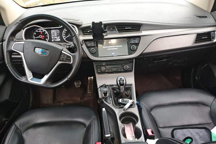 Used Geely Auto Emgrand GS 2016 Sport Edition 1.3T Manual LingShang Model Center Console