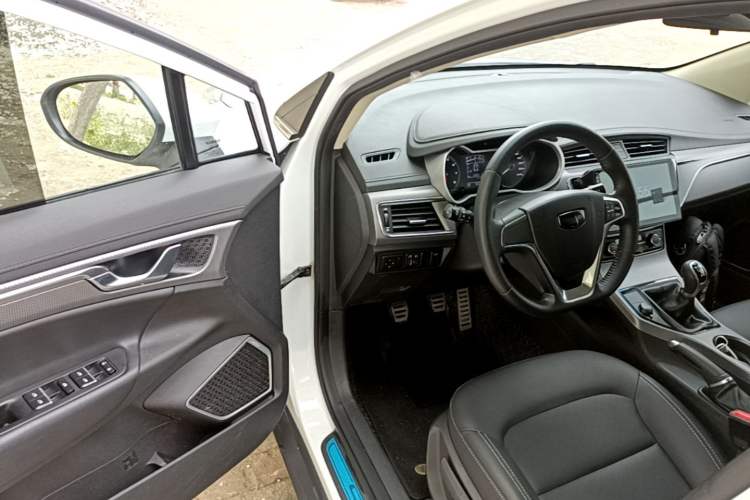 Used Geely Auto Emgrand GS 2016 Sports Edition 1.8L Manual LingShang Model Driver Seat