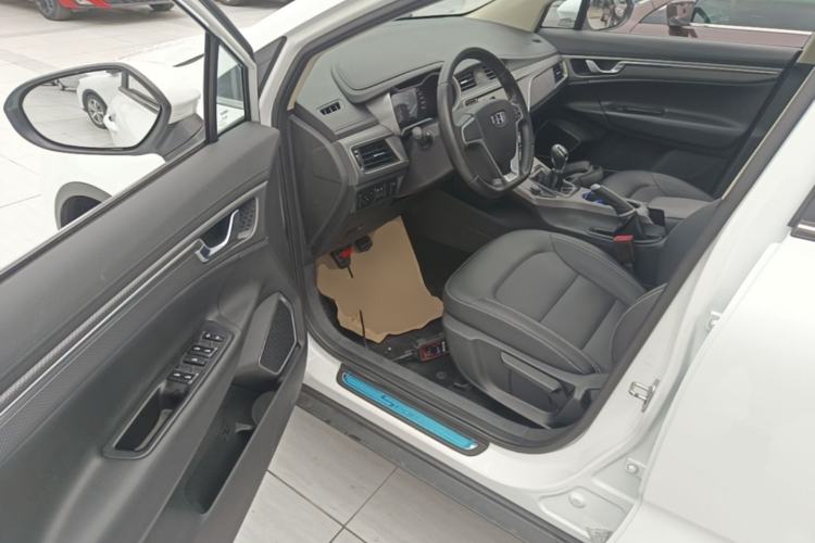 Used Geely Auto Emgrand GS 2016 Sport Edition 1.3T Manual LingShang Model Driver Seat