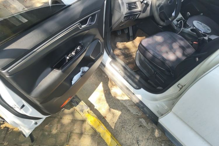 Used Geely Auto Emgrand GS 2016 Sports Edition 1.8L Manual LingShang Model Driver Seat