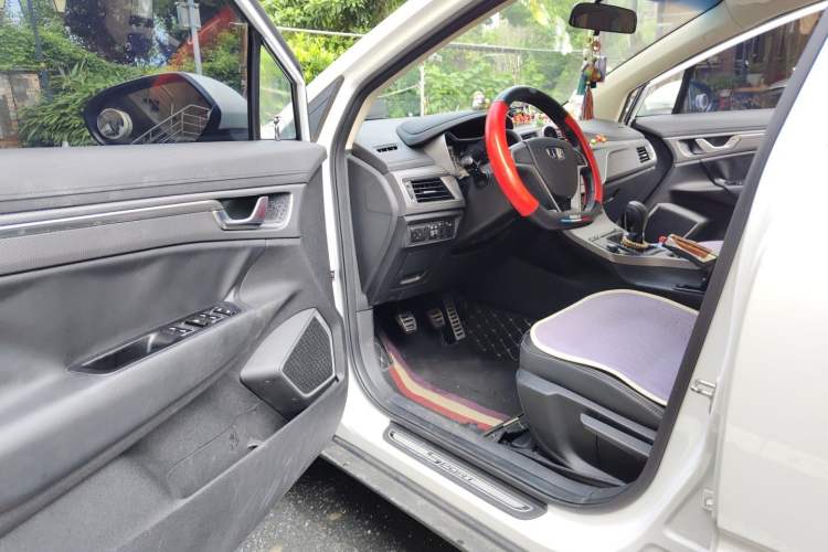Used Geely Auto Emgrand GS 2016 Sports Edition 1.8L Manual LingShang Model Driver Seat