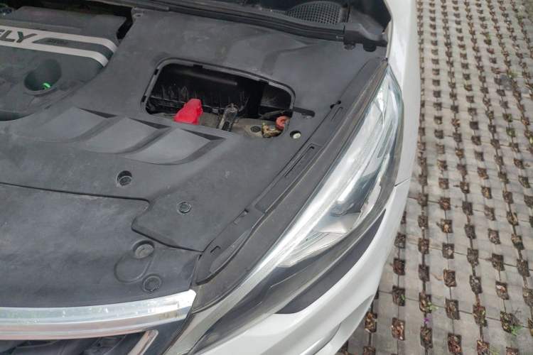 Used Geely Auto Emgrand GS 2016 Sport Edition 1.3T Automatic LingShang Model Engine Bay Left