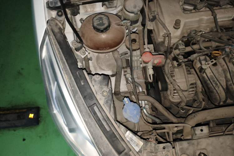 Used Geely Auto Emgrand GS 2016 Elegant Edition 1.8L Manual LingShang Model Engine Bay Right